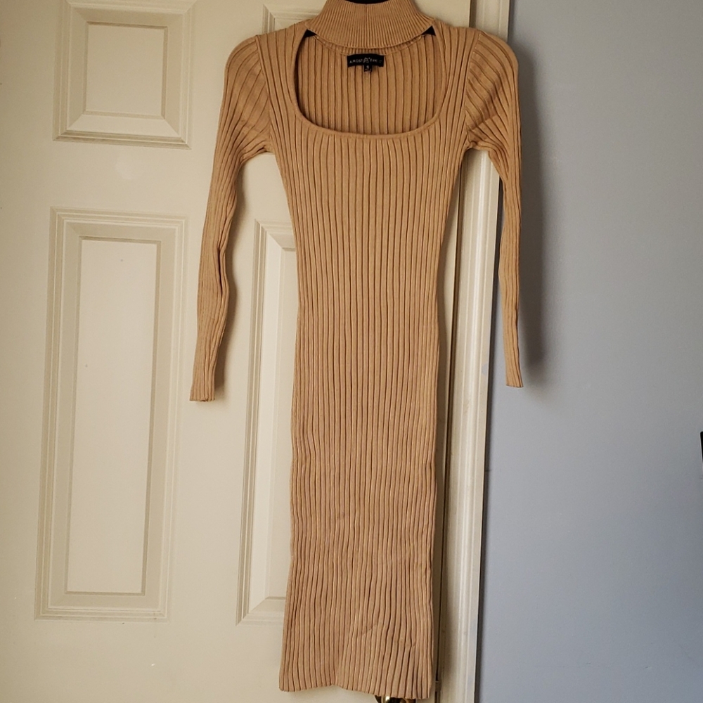 Long sleeves midi cutout dress
